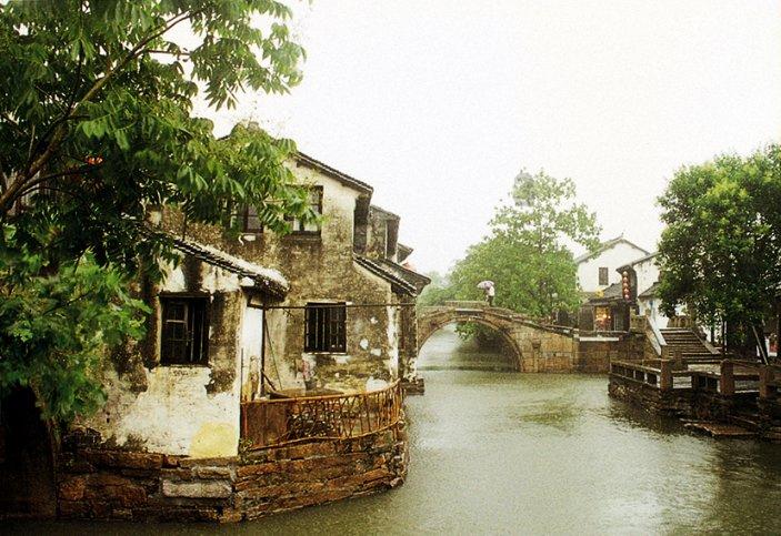 向上跳的香蕉